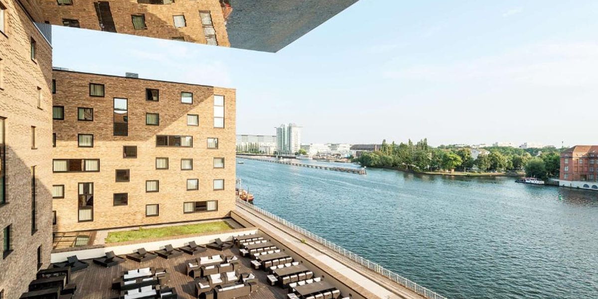Escorts im Hotel nhow Berlin